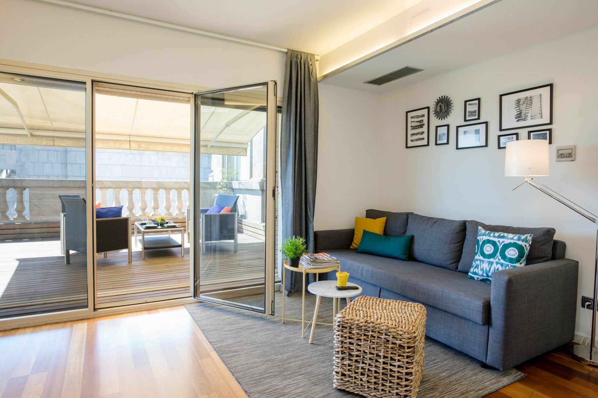 Unique Rentals - Placa Catalunya Central Apartments バルセロナ エクステリア 写真